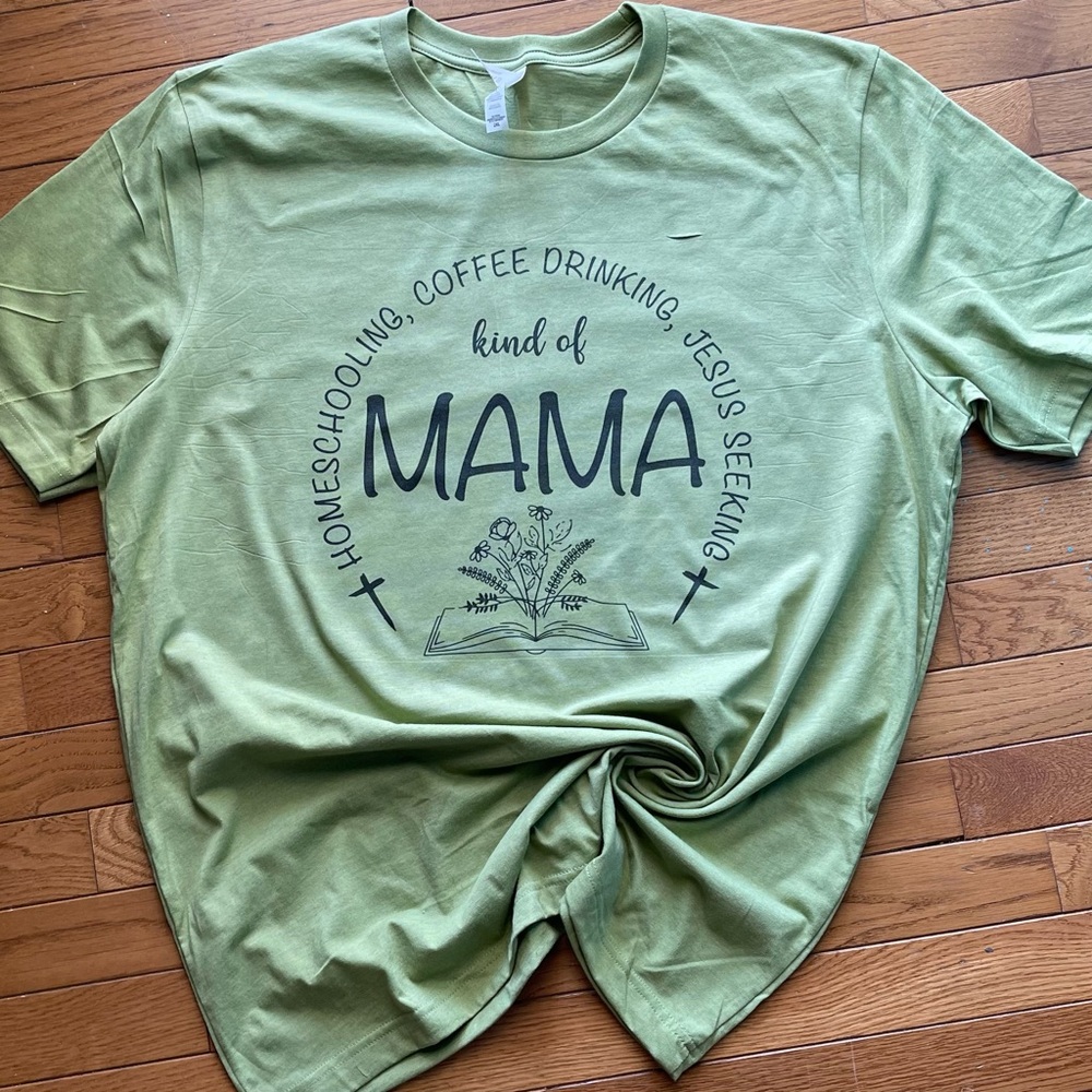 HOMESCHOOLING MAMA Tee